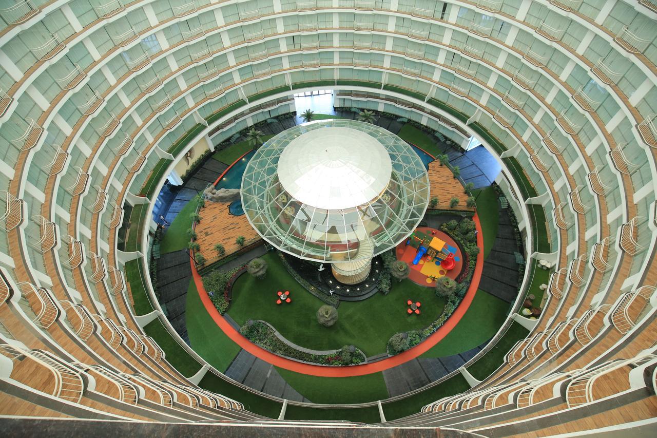 Rajhans Belliza Service Apartment Surat Exterior foto