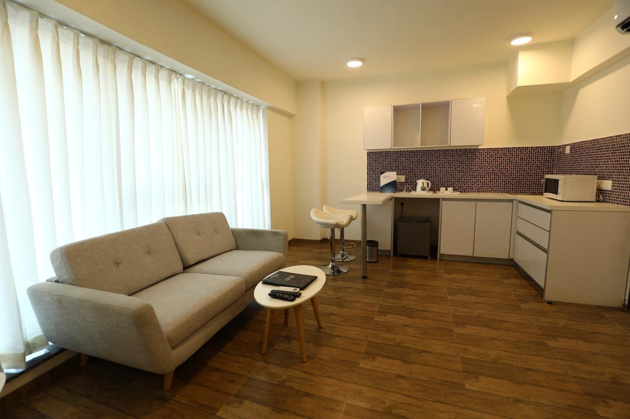 Rajhans Belliza Service Apartment Surat Exterior foto