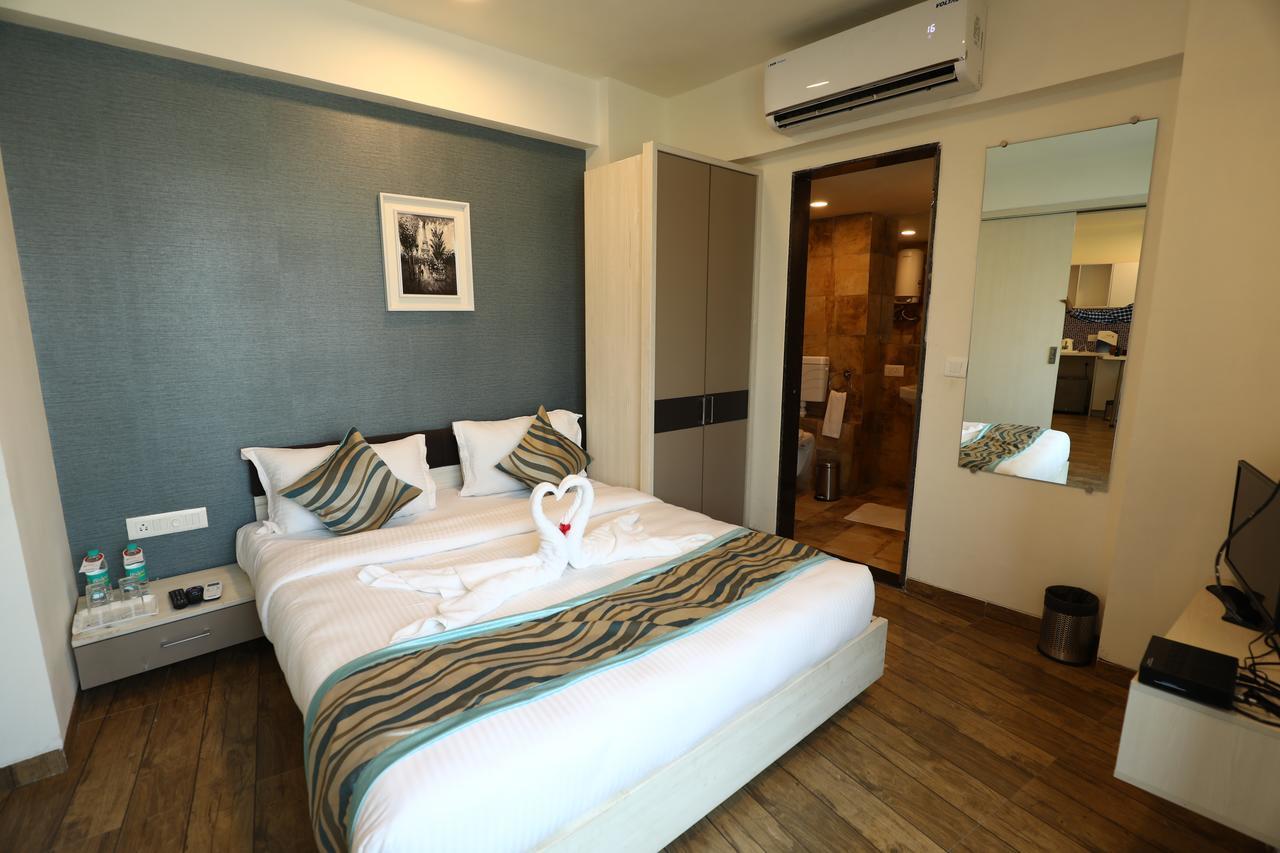 Rajhans Belliza Service Apartment Surat Exterior foto